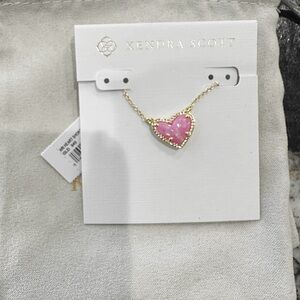 2 Kendra Scott Pink Ari short pendant heart necklace gold and pink kycr opal